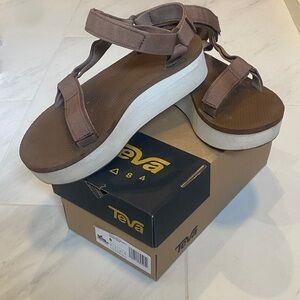 Teva size 8 Brown Platform Universal Platform Strap Sandals with White Sole